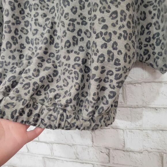 Mustard Seed leopard print short sleeve sweatshirt - Picture 5 of 10